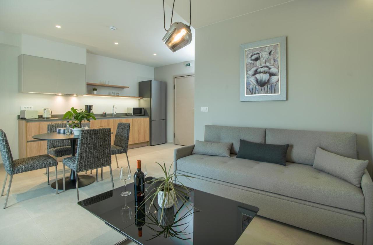 Celine Luxury Apartments & Suites アイオス・ニコラオス エクステリア 写真