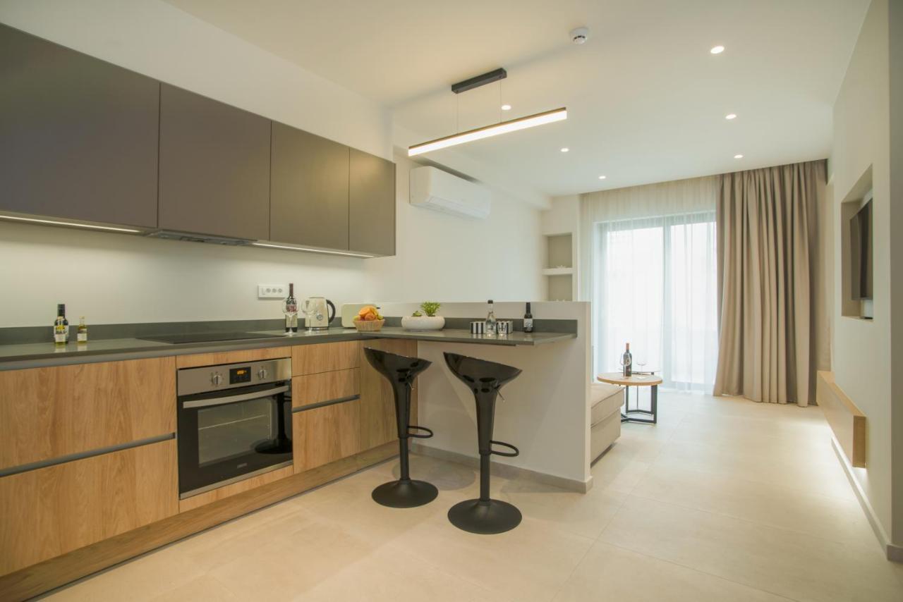 Celine Luxury Apartments & Suites アイオス・ニコラオス エクステリア 写真