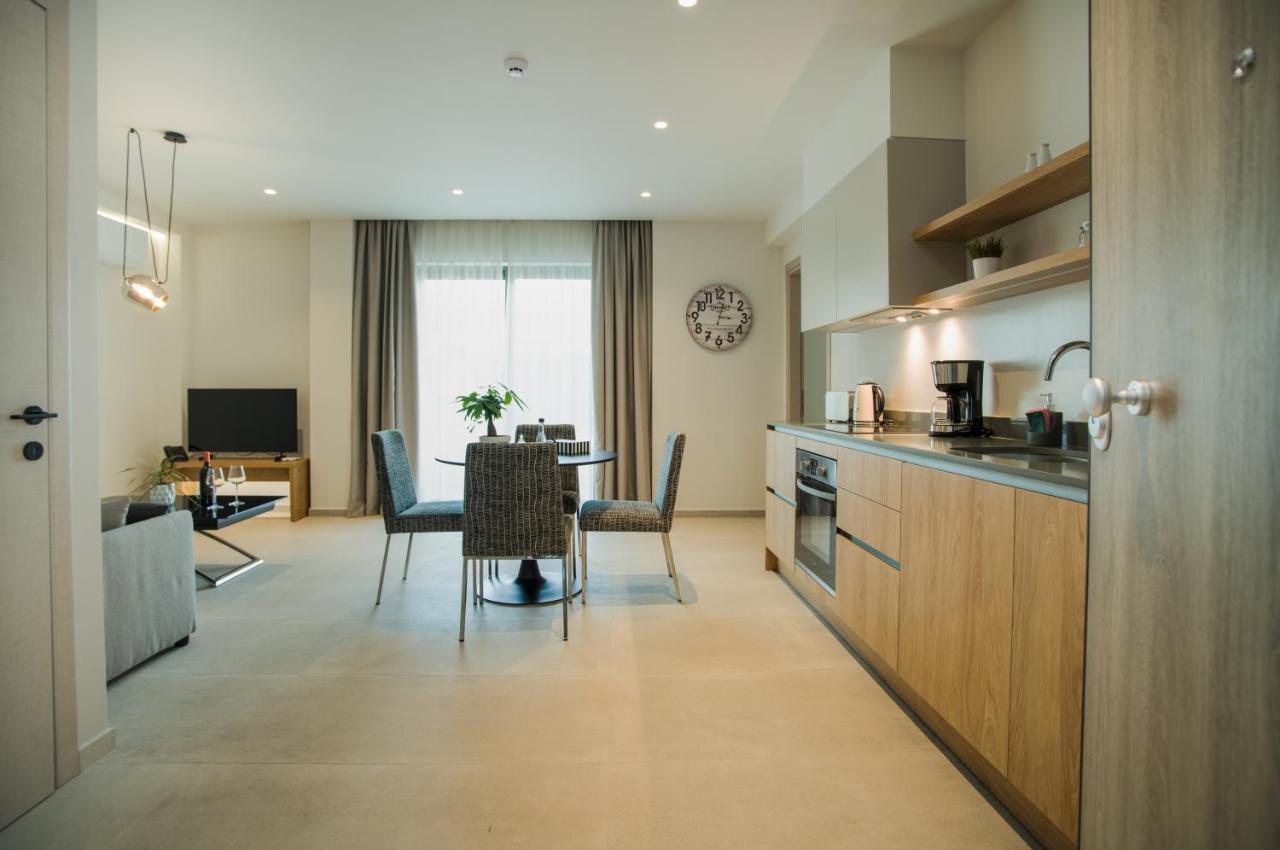 Celine Luxury Apartments & Suites アイオス・ニコラオス エクステリア 写真
