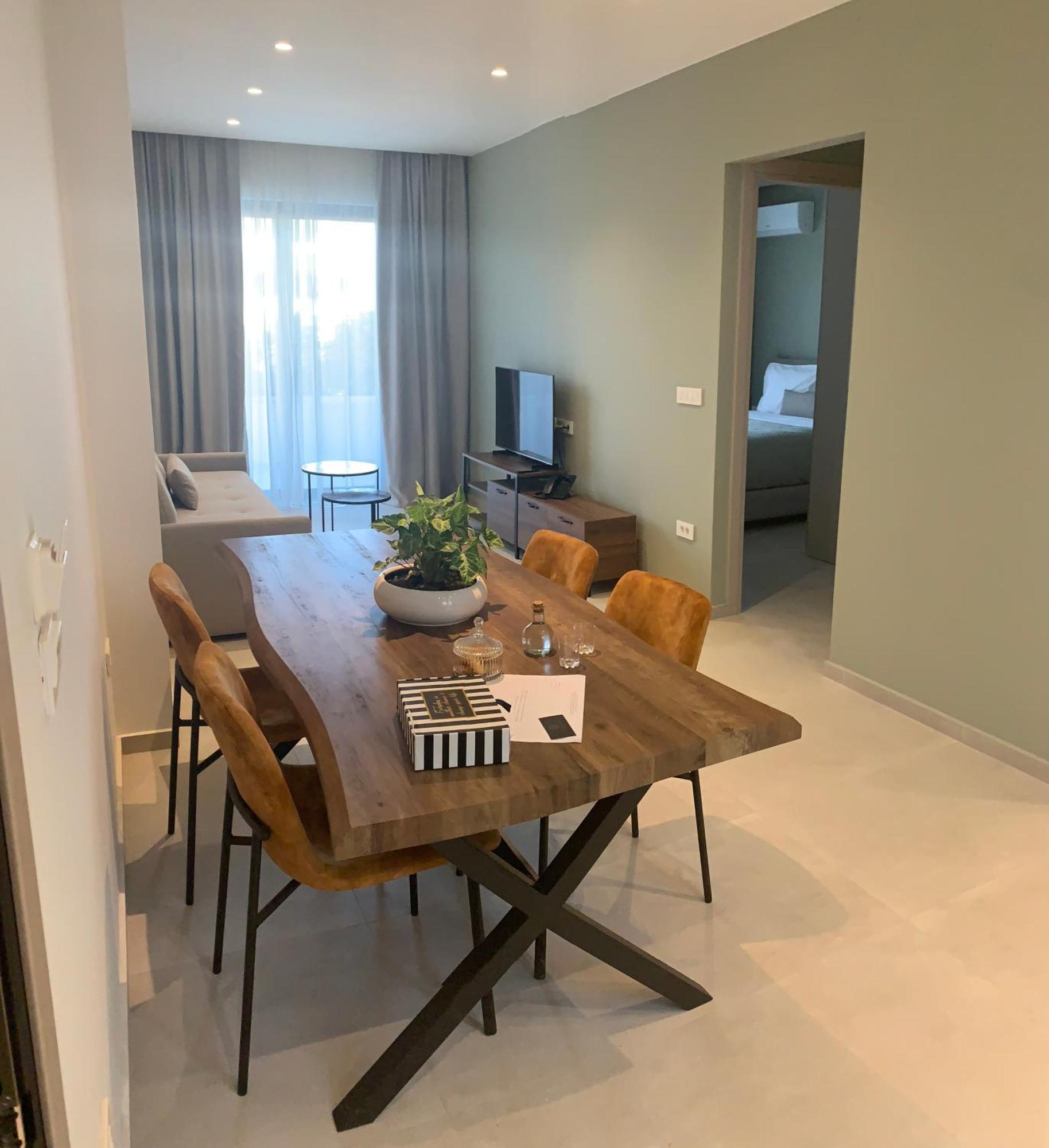 Celine Luxury Apartments & Suites アイオス・ニコラオス エクステリア 写真